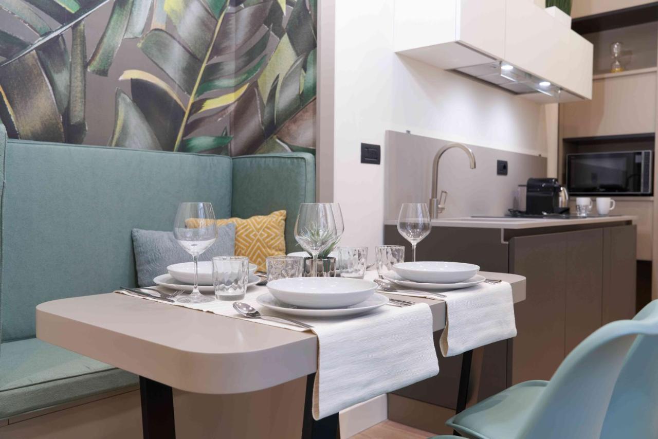 The One Napoli Luxury Apartment Exterior photo